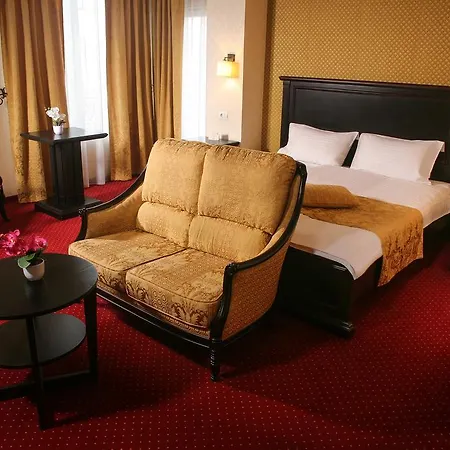 Novera 4*