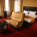 Novera 4*